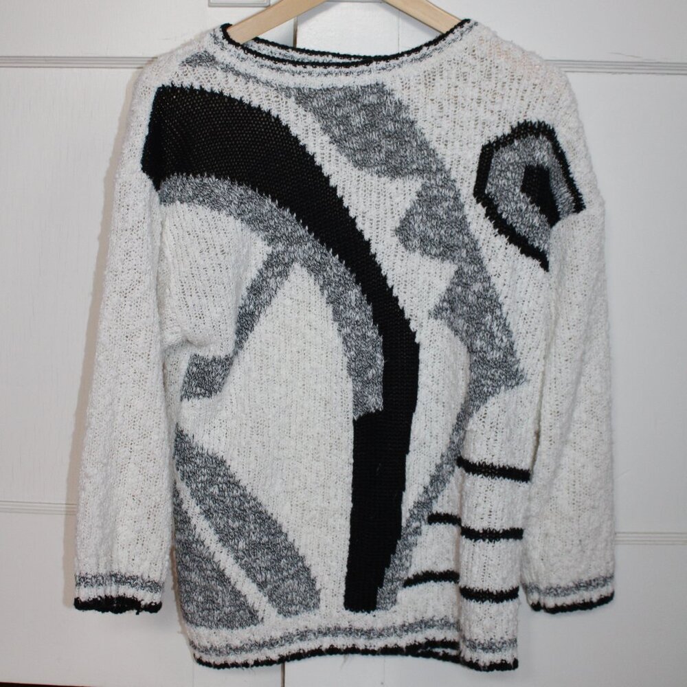Carriage Court Vintage Womens Sweater Abstract White Black Gray Pullover Medium